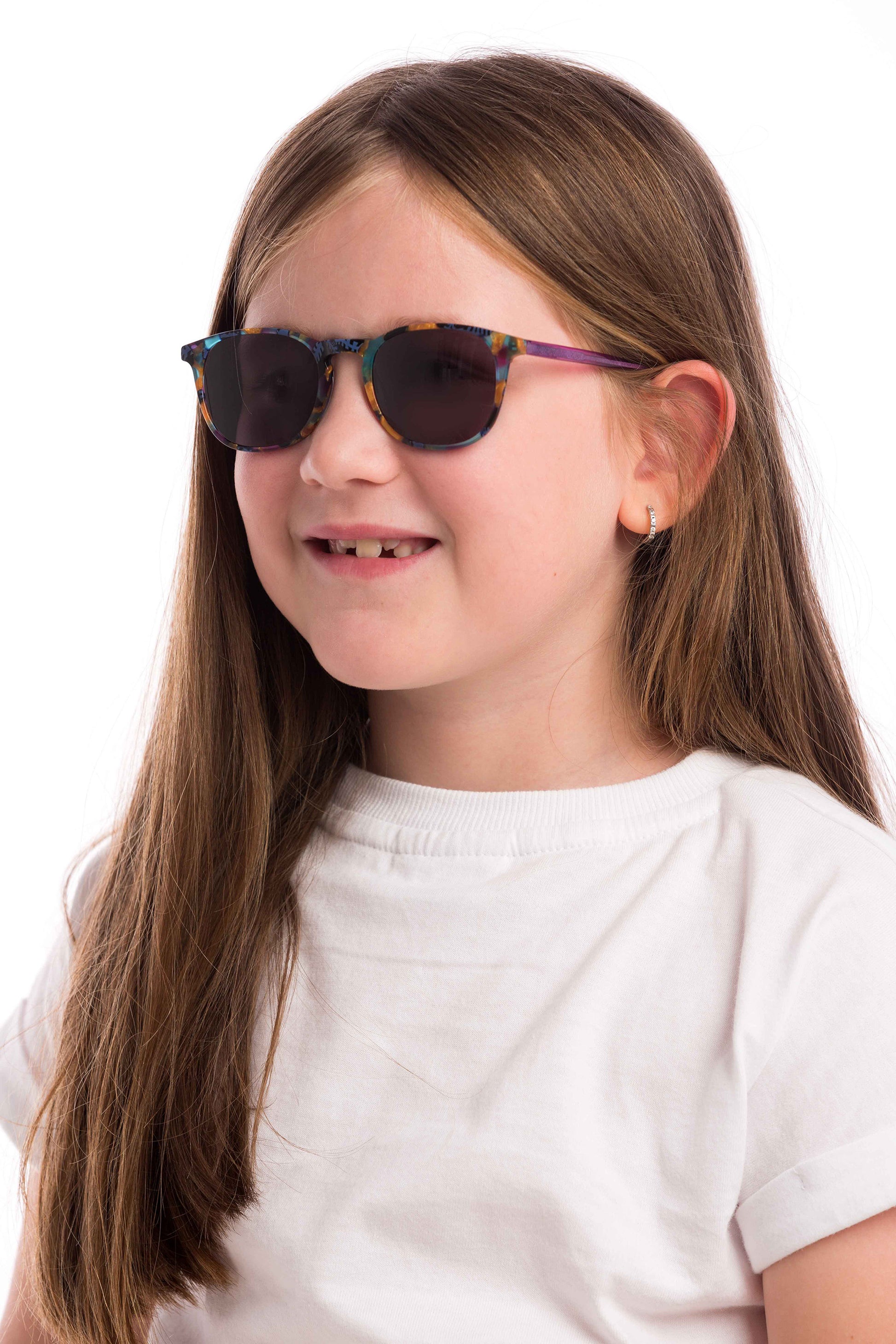 Girl Wearing Elsa Kids Sunglasses (Grey)