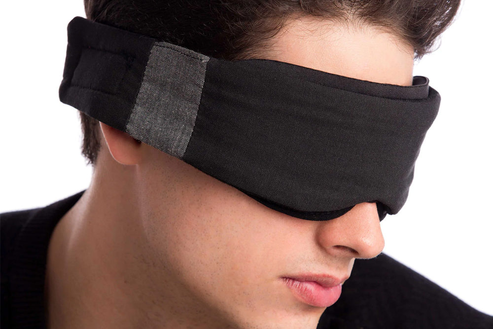 Low-Profile Contoured Blackout Sleep Mask | BON CHARGE